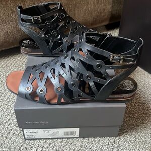 Vince Camuto Asuka Women's Black Leather Sandals Size 11